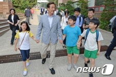 초등학교 식자재 점검 나선 정몽준