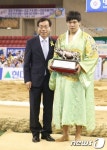 최영원, 2번째 황소트로피…태백장사 등극