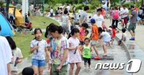 한강시민공원 나들이객들로 북적