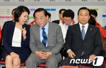출구조사 결과 촉각 세우는 새누리당