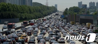 현충일 고속도로 교통정체…오후에도 계속 이어져