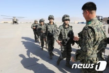기지로 복귀하는 장병들