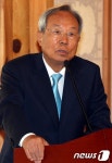 인사말하는 박관용 전 국회의장
