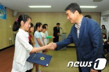 [단신]진주아카데미, 초등영어반 수료식