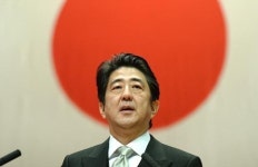 아베 세번째 화살은 일본 경제내 악귀 몰아낼 것