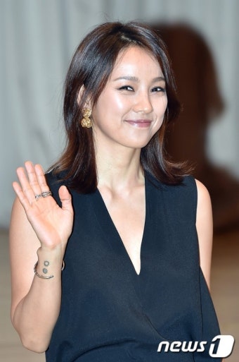 이효리 '원조 여신의 손인사'