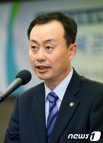 축사하는 김남식 통일부 차관