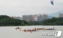 속초시 영랑호서 전국 용카누 대회 열어