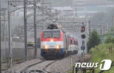 태백 열차 충돌사고 밤샘 복구… 운행 정상화