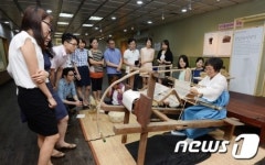 한산모시 짜기 신기하네