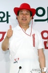 김무성 빨간 모자 쓰고, 평택 승리 다짐