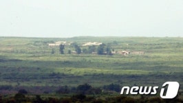 북한 선전마을 막사