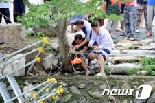 [화보]경북도 청도군 운문천 고립 야영객 구조 작업