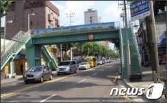 동대문구, 8일 이문동 삼거리 육교 철거한다