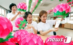 수능 100여일 앞으로 고득점 기원 수능등 달아...