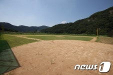 진안 성수면에 섬진강 야구장 준공