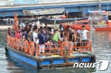 강원 동해안 해변, 황금연휴 ‘반짝’ 특수···경포대는 ‘울상’