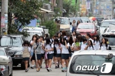 9시등교하는 의정부여중 학생들