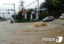 빗물이 역류하는 울산 외황로