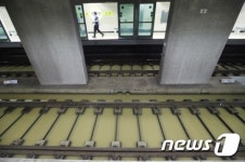 집중호우에 부산 화명역 운행중단