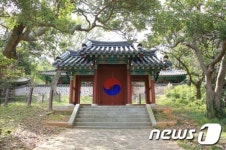 영화 명량 흥행으로 완도 고금도 충무사도 북적