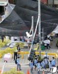 고개 돌린 CCTV