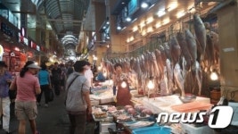 [르포]울산 신정시장 한가위에 화색…어깨 절로 들썩