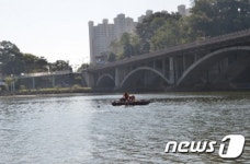 진주 천수교서 40대 투신…익사체 인양