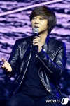 윤도현, 사랑 가사는 제 얘기가 아니에요