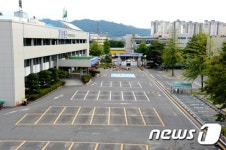 [풍경] ‘승용차 없는 날’ …텅 빈 증평군청 주차장