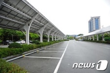 텅빈 전북도청 주차장