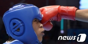 [인천AG] 박진아, 여자 복싱 4강 진출…동메달 확보