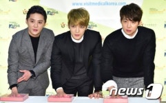 JYJ, 즐거운 마음으로 핸드프린팅 행사를 해요~