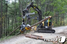 동부산림청, 임업선진국 발판 위한 기계장비 실연회