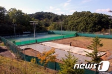 테니스 명문 안동고, 테니스장 밀고 골프연습장 조성 빈축