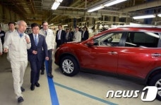윤상직 장관, 르노삼성자동차 부산공장 방문