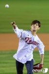 준플레이오프 3차전 최강창민 시구