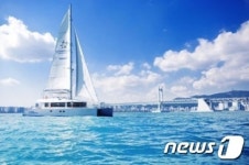 부산 앞바다 요트 크루즈 '다이아몬드 베이' 본격 취항