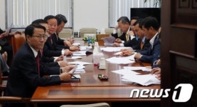 정부조직 개편에 머리 맞댄 여야