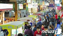 [화보] 본격 개장한 전주 남부시장 야시장 이모저모
