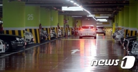 제2롯데월드몰 주차장 대신 공영주차장으로