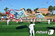 풍년농사 기원… 고창 무장칠거리 용당기놀이 재현