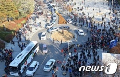 논술고사 북새통