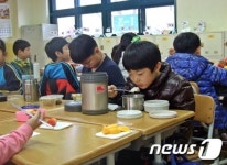 울산 학교비정규직노조 파업, 학생들 도시락 점심식사