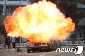 가정집과 아파트서 부탄가스로 인한 화재 폭발로 인한 안전 주의 요망: 대구와 포항 화재 사고 인근 시민들이 대피하여 큰 피해 막아, 조사 중.