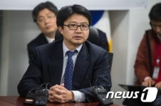 정치혁신 발언하는 강원택 서울대 교수