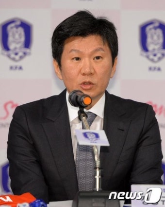 인사말하는 정몽규 회장