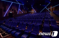 롯데시네마 월드타워점에 무슨 일이?