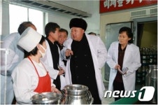 北 김정은, 어린이식품공장서 김정일 은덕 강조