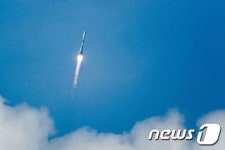 [사진]소유즈 로켓 위성벤처기업 통신위성 싣고 하늘로